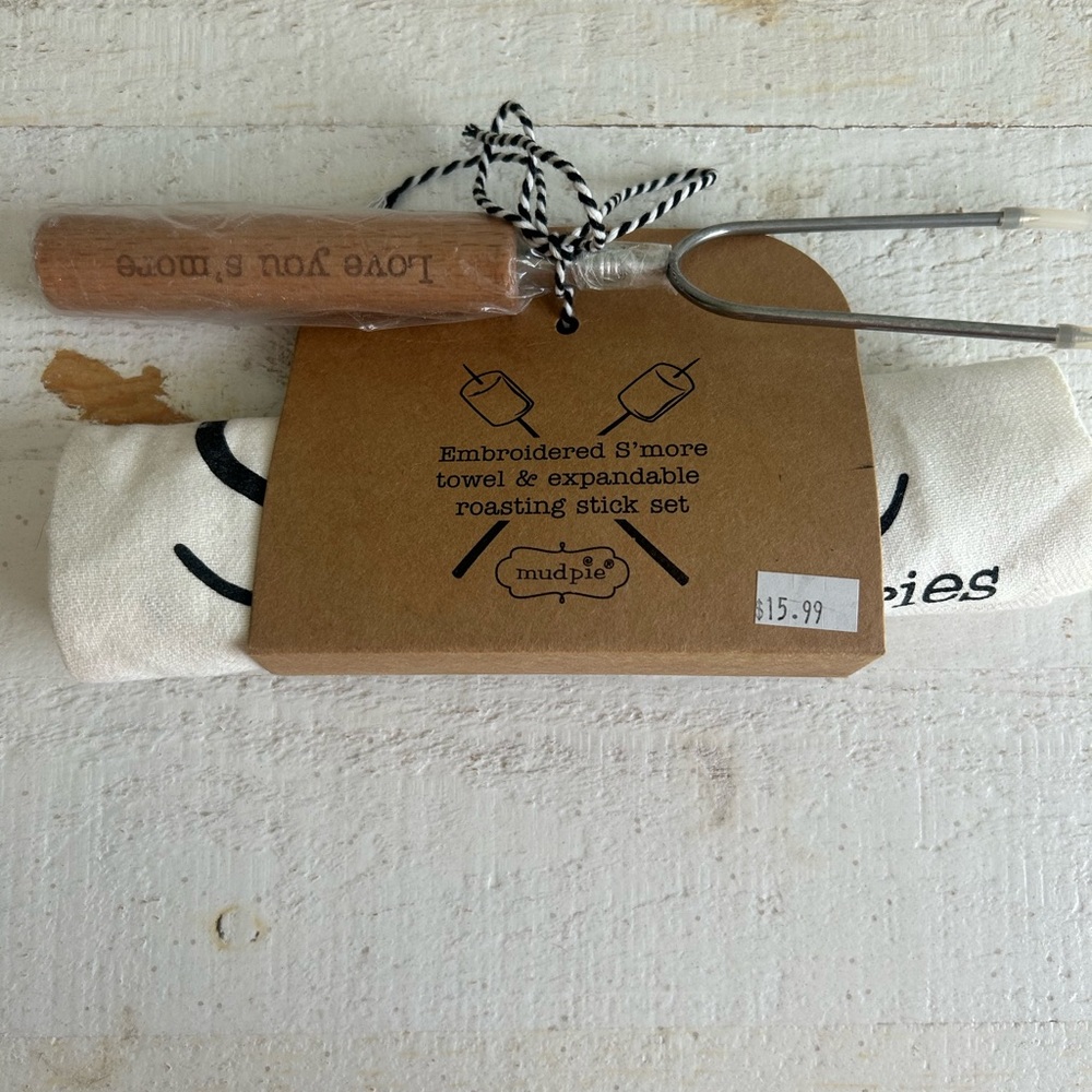 Mud Pie S’more Towel and Roasting Stick Set